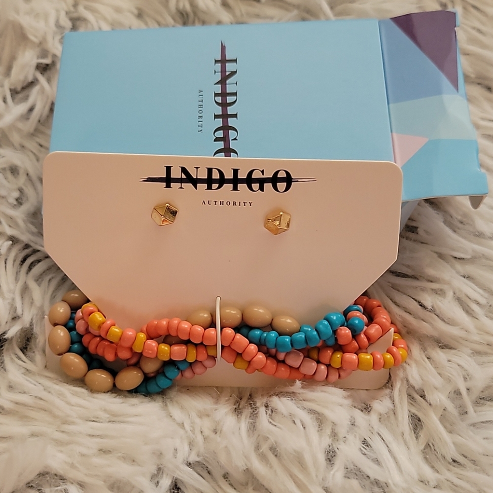 Bracelet and earrings set